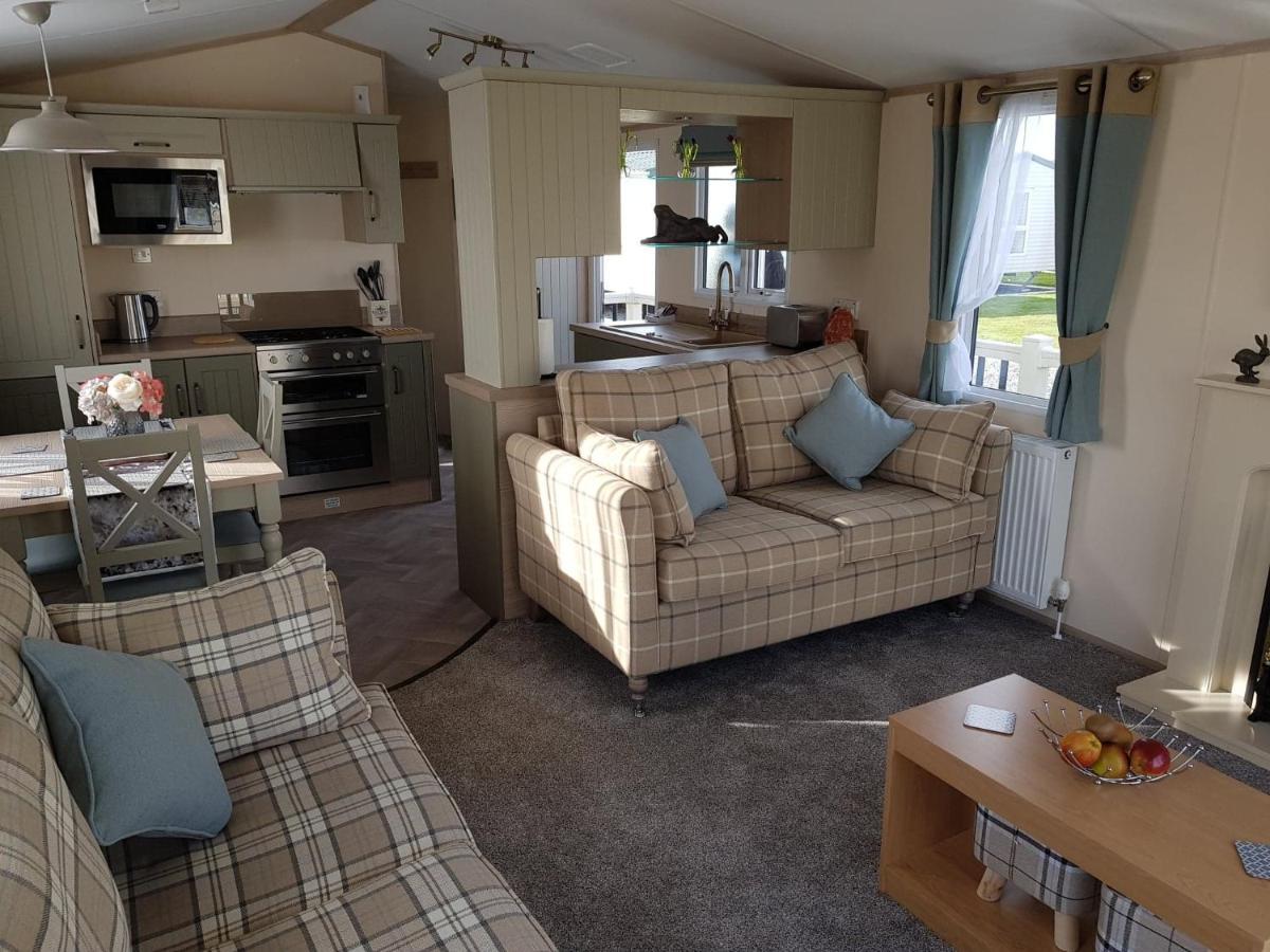 6 Berth Deluxe Caravan Palm Grove 42 Чапъл Сейнт Лионардс Екстериор снимка