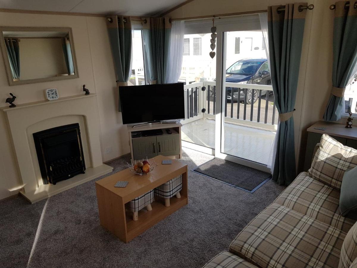 6 Berth Deluxe Caravan Palm Grove 42 Чапъл Сейнт Лионардс Екстериор снимка